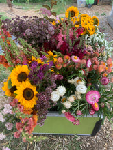 Load image into Gallery viewer, 2026 Early Summer Flower Subscription